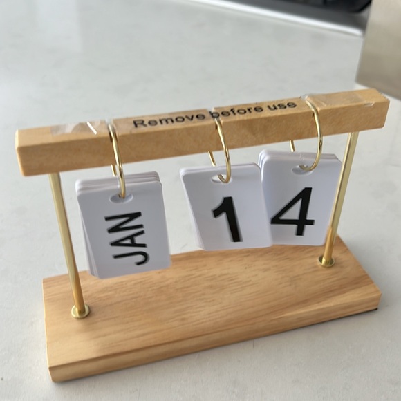 Threshold Wood Flip Calendar - Picture 6 of 8